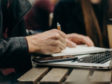 一招看懂香港審計(jì)報(bào)告是否通過(guò)