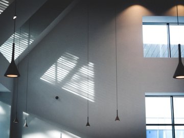 塞爾維亞注冊公司是否必須在當地運營？法律要求全解析