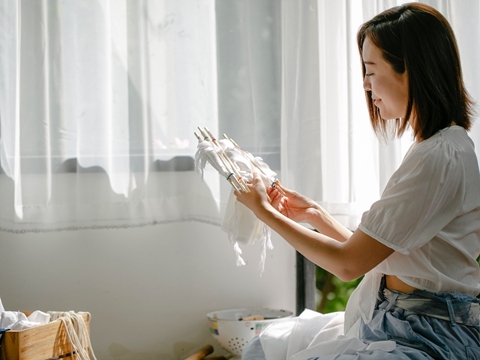 在俄羅斯做電商，需要用當地公司來申請入駐電商平臺，具體如何辦理 